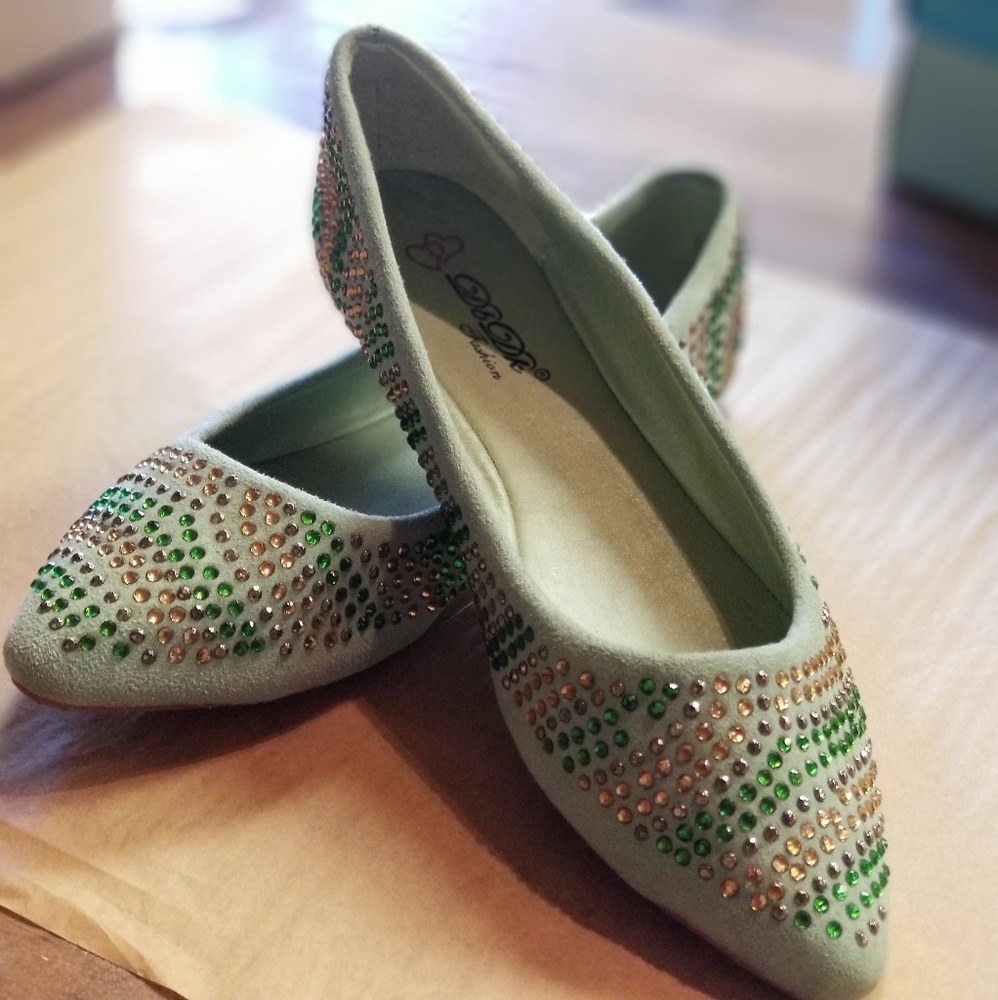 Shoes - Picture 2 of 5